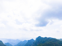 湖南张家界大山深处山谷悬崖