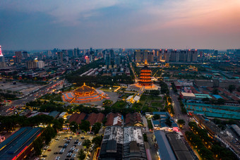 广西桂林日月双塔夜景灯光航拍摄影图