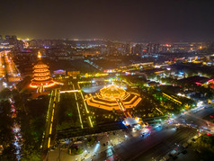 广西桂林日月双塔夜景灯光航拍摄影图