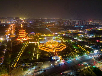 广西桂林日月双塔夜景灯光航拍摄影图