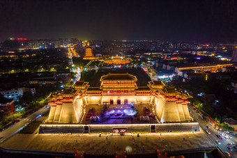 广西桂林日月双塔夜景灯光航拍摄影图