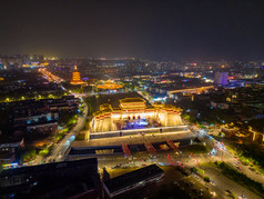 广西桂林日月双塔夜景灯光航拍摄影图