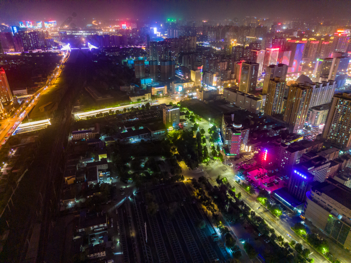 河北石家庄城市夜景灯光秀航拍摄影图-包图企业站