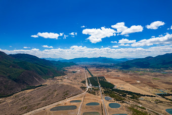 云南丽江<strong>玉龙雪山</strong>山脚风景航拍摄影图