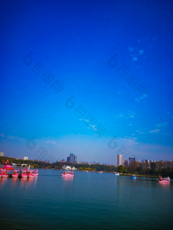 湖南长沙烈士公园年嘉湖风景摄影图