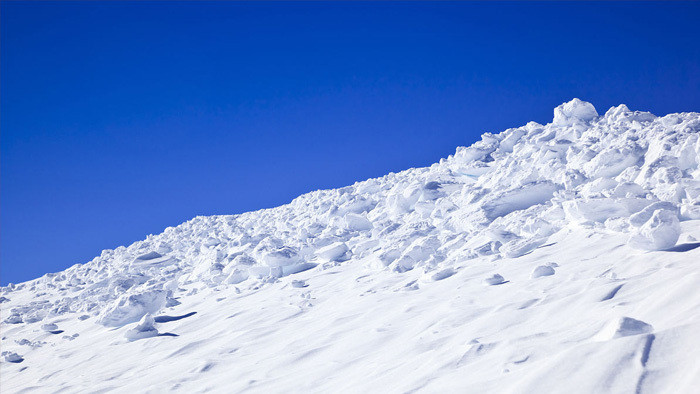 山上发生雪崩时的音效