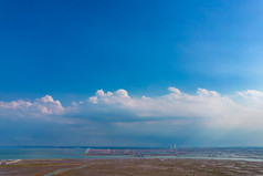 大海海浪沙滩退潮风景航拍摄影图