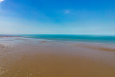 大海海浪沙滩退潮风景航拍摄影图