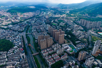 福建龙岩城市蓝天白云天际线航拍摄影图