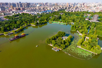 山东济南城市风光<strong>大明湖航拍</strong>摄影图