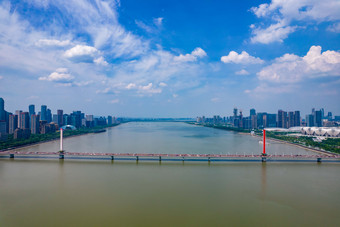 杭州钱塘江三桥蓝天白云航拍摄影图