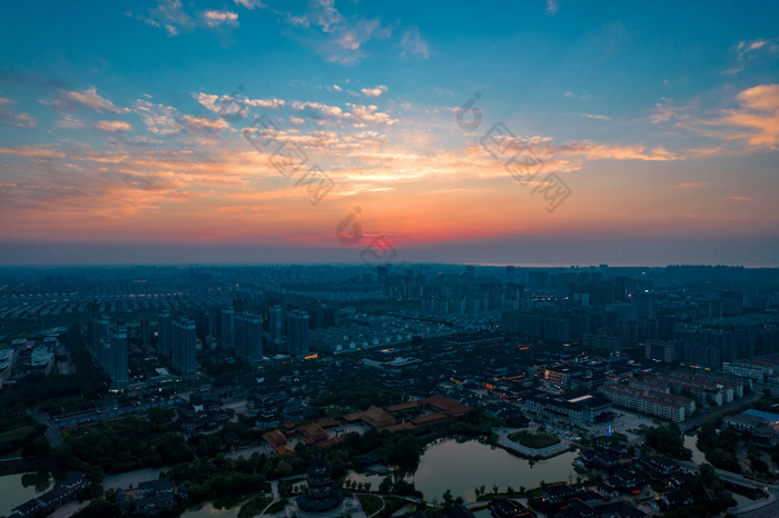 江苏宿迁城市日落晚霞夕阳航拍摄影图