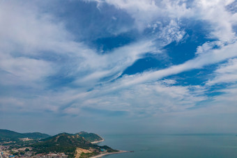 蓝色海洋大海岛屿山东长岛航拍摄影图