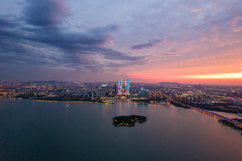 苏州东方之门夜景晚霞金鸡湖航拍摄影图