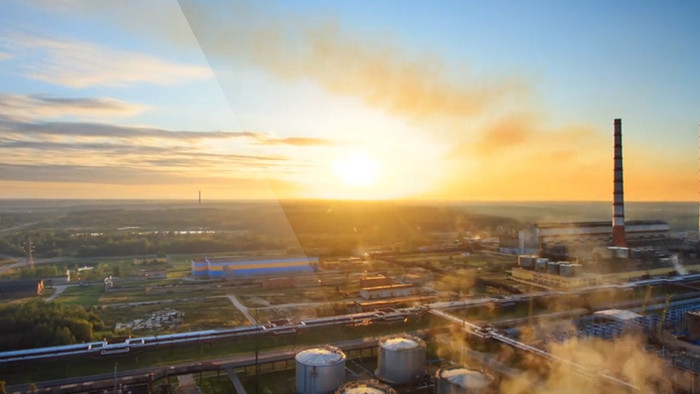 工业城市风景钢铁工厂高炉化工实拍视频