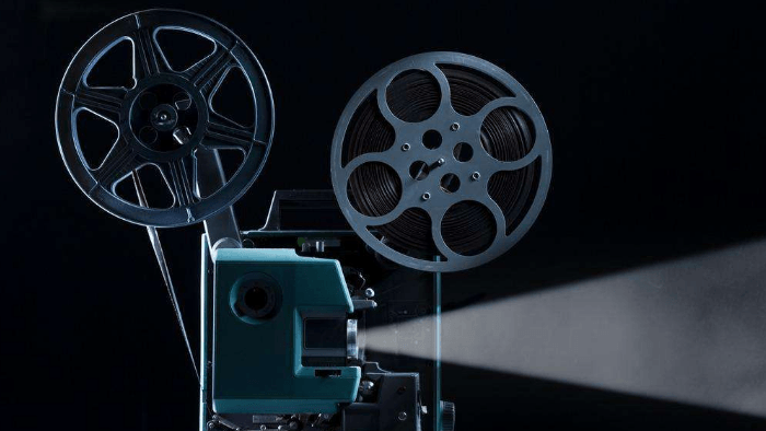 电影放映机开始工作的机械声