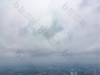 城市清澈<strong>雾霾</strong>天气航拍摄影图