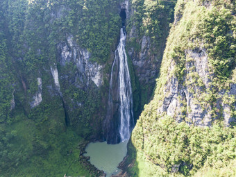 大自然高山流水瀑布湖南湘西大龙洞瀑布