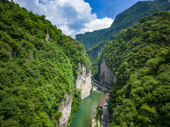 大自然山谷山清水秀航拍摄影图