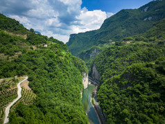 大自然山谷山清水秀航拍摄影图