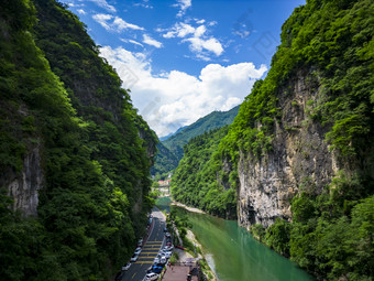 大自然山谷山清水秀航拍摄影图