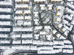 俯拍冬天城市雪景航拍摄影图