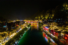 贵州镇远古城夜景灯光航拍图