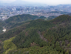 湖南湘西大山中的城市航拍摄影图