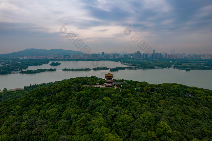 江苏无锡无锡太湖鼋头渚风景区航拍图