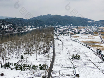 美丽乡村<strong>田园</strong>冬天雪景航拍