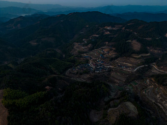 南方丘陵地貌山川风景航拍摄影图