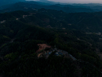 南方丘陵地貌山川风景航拍摄影图