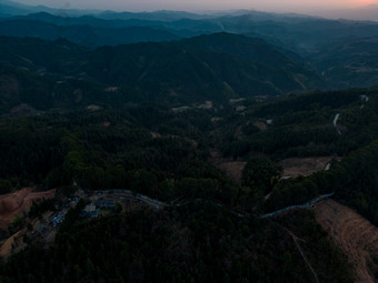 南方丘陵地貌山川风景航拍摄影图