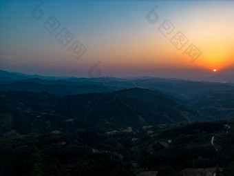 南方丘陵地貌山川风景航拍摄影图