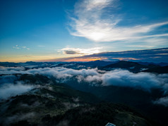 清晨高山云海自然风光航拍湖北神农架摄影图