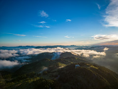 清晨高山云海自然风光航拍湖北神农架摄影图