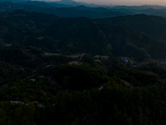 山川丘陵地貌日落晚霞航拍摄影图