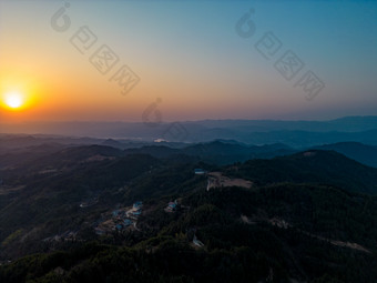 山川丘陵地貌日落晚霞航拍摄影图