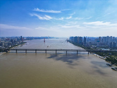 中国湖北武汉长江大桥航拍摄影图