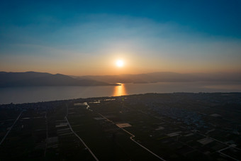 云南大理古城<strong>苍山洱海</strong>风景航拍