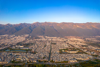 云南大理古城<strong>苍山洱海</strong>风景航拍