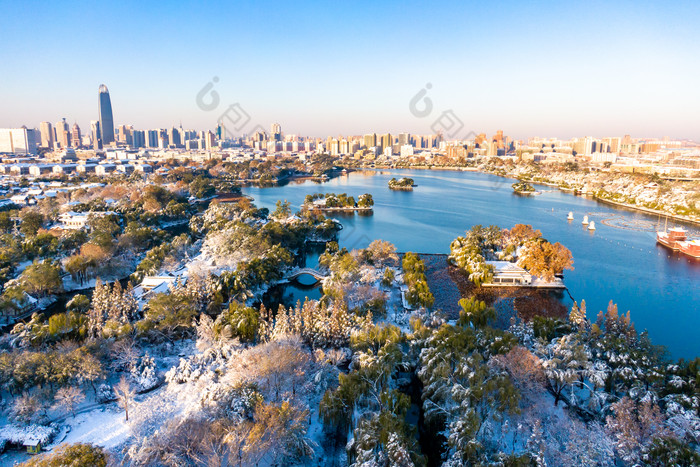 山东济南大明湖冬天雪景航拍