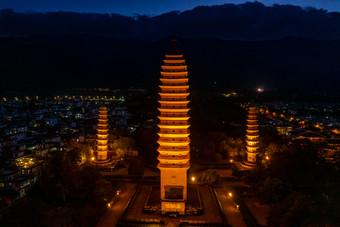 云南大理三塔寺夜景航拍