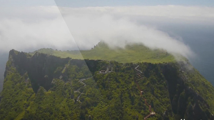 郊区岛屿海岸唯美海浪高山景色碧海蓝天高空