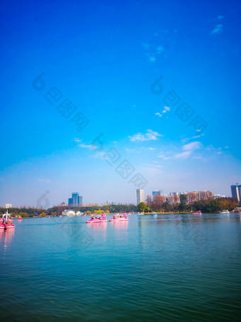湖南长沙烈士公园年嘉湖风景摄影图