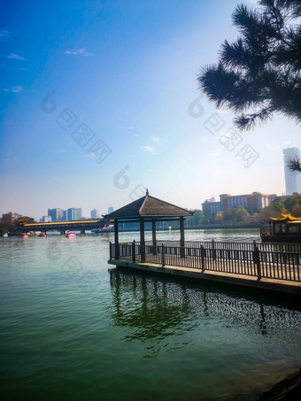 湖南<strong>长沙烈士公园</strong>年嘉湖风景摄影图