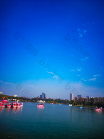 湖南<strong>长沙</strong>烈士公园年嘉湖风景摄影图