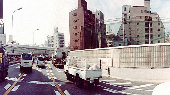 怠速空转由车外面及内部音效