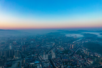城市清晨日出彩霞云雾航拍摄影图