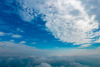 高山<strong>云海蓝天</strong>白云航拍摄影图